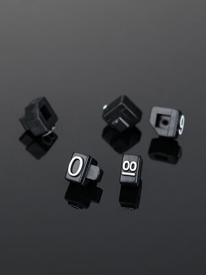 Convex Digital Metal Jewelry Display for Luxury Pricing 5*3