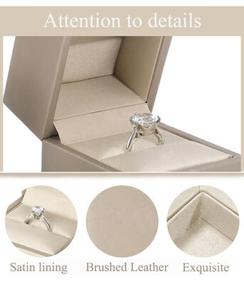 PU Leather Fabric Gold Ring Packaging Box Customized With Statin Lining